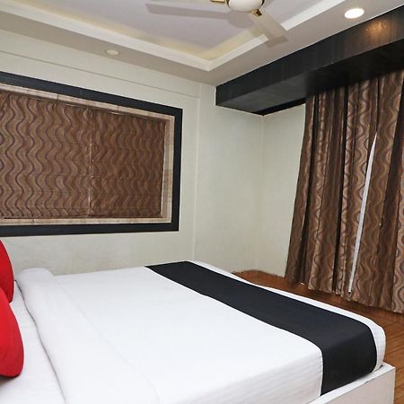 Hotel Emerald Calcutta Exterior foto