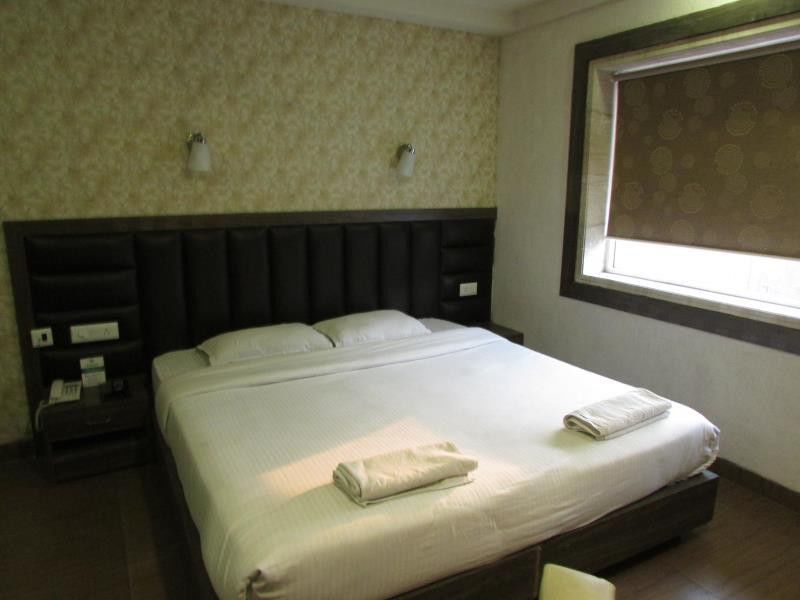Hotel Emerald Calcutta Exterior foto