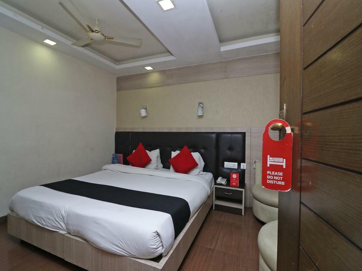 Hotel Emerald Calcutta Exterior foto