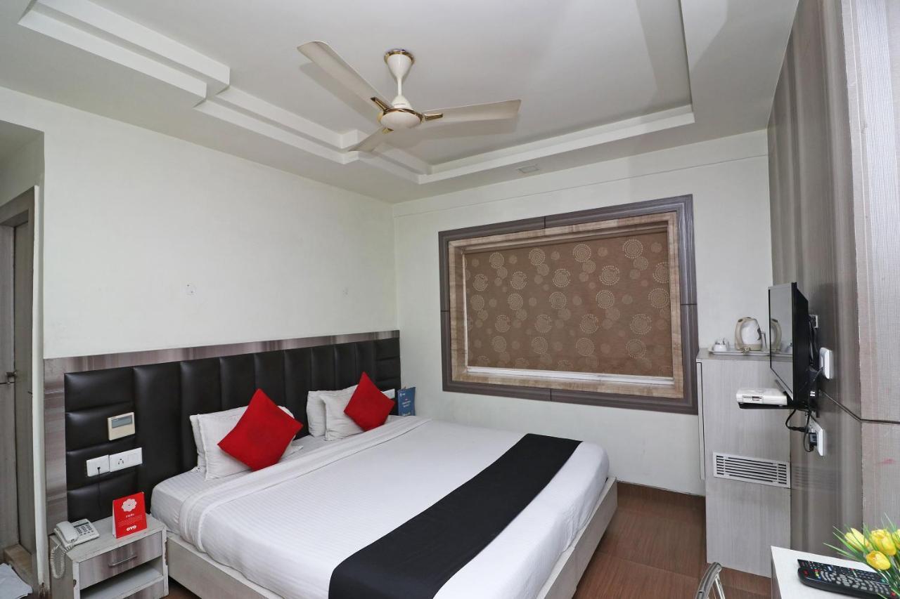 Hotel Emerald Calcutta Exterior foto