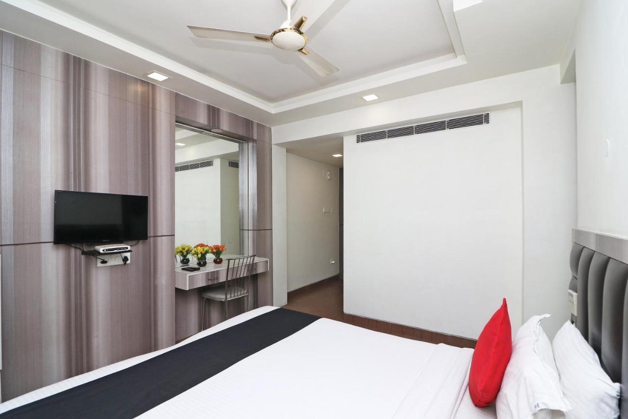 Hotel Emerald Calcutta Exterior foto