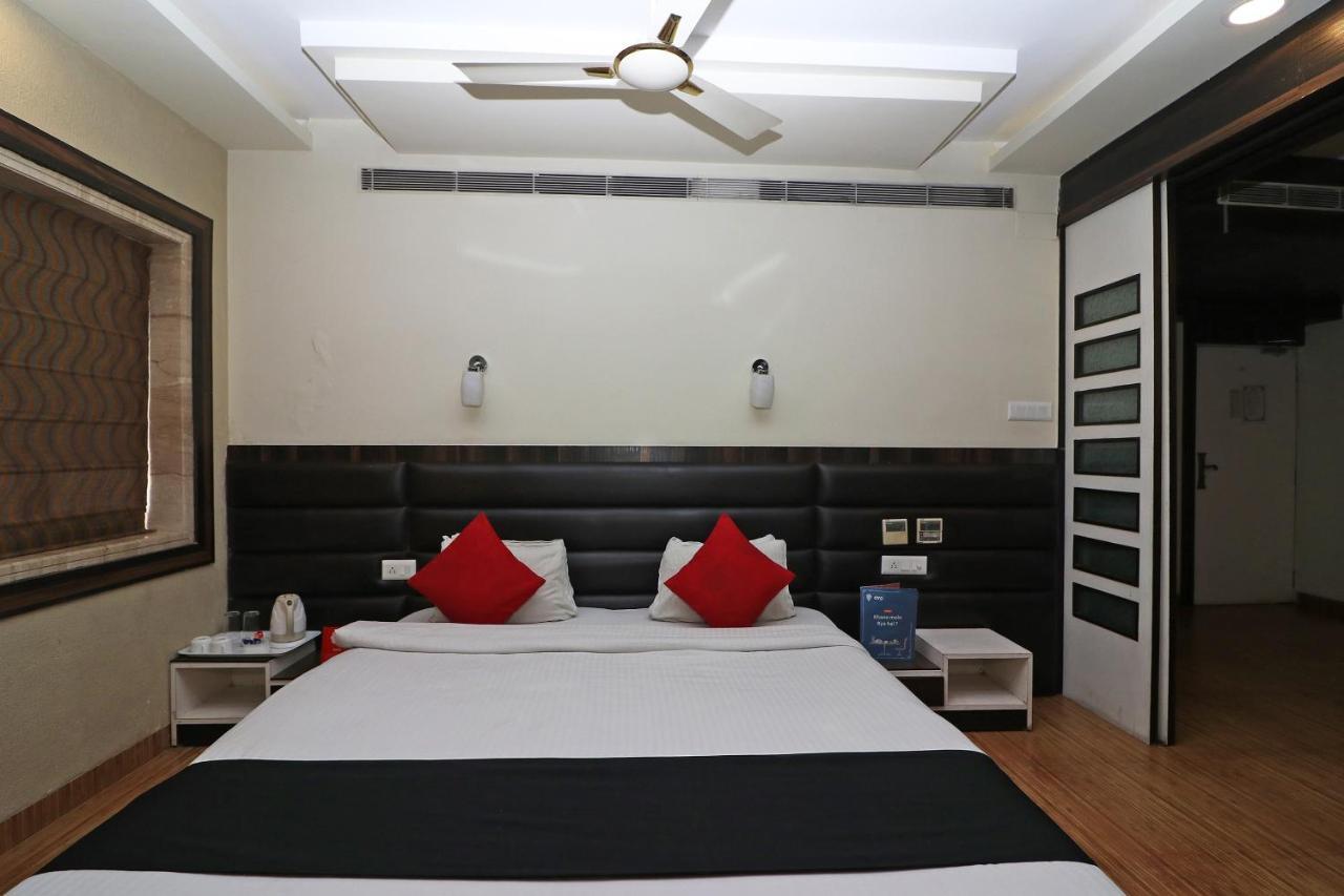 Hotel Emerald Calcutta Exterior foto