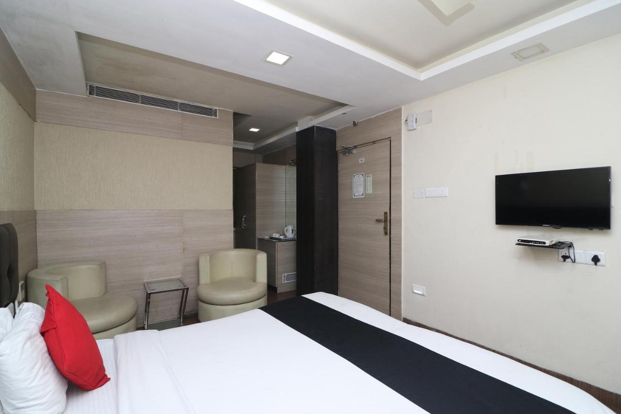 Hotel Emerald Calcutta Exterior foto