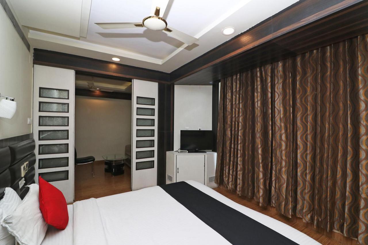 Hotel Emerald Calcutta Exterior foto
