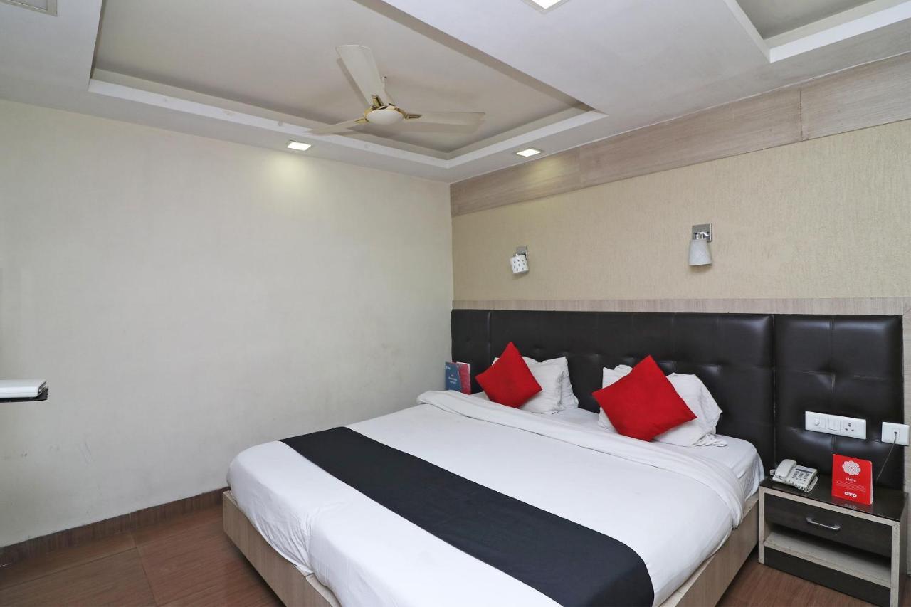 Hotel Emerald Calcutta Exterior foto