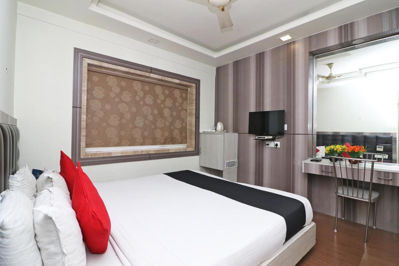 Hotel Emerald Calcutta Exterior foto