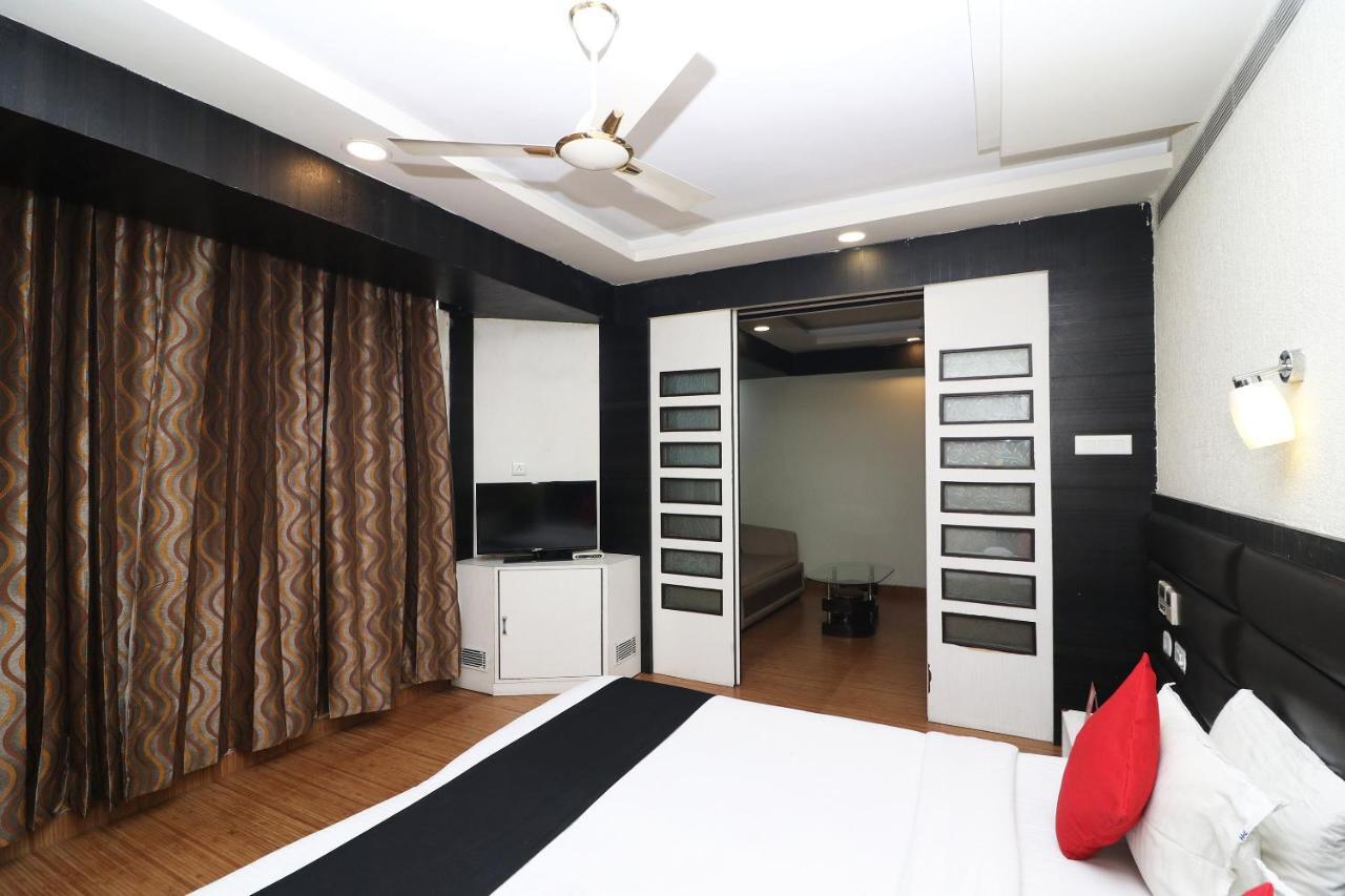 Hotel Emerald Calcutta Exterior foto