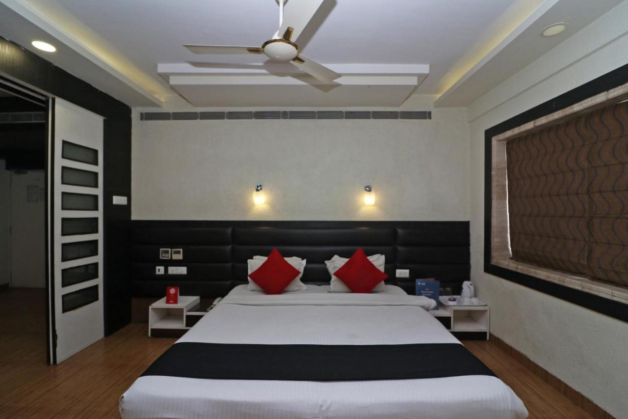 Hotel Emerald Calcutta Exterior foto